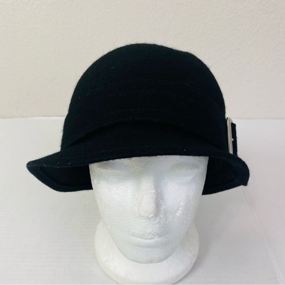 NWT Banana Republic Black 100% Wool Cloche Hat W/ Silver Buckle M/L - Picture 4 of 6